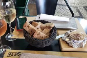 2 good! Espa&ccedil;o Lounge