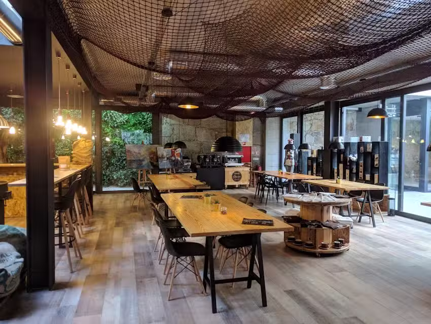 7g Roaster & Apartments