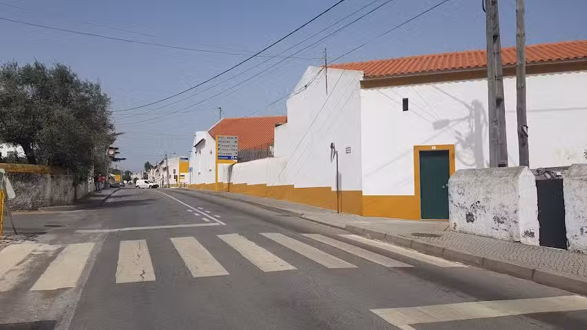 A. & C. Ouro &ndash; Pastelaria E Pizzaria, Lda