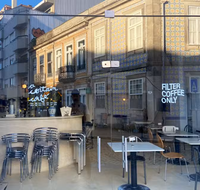 A Certain caf&eacute;