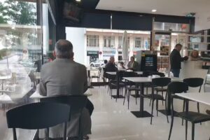 &Agrave; Esquina Do Magalh&atilde;es