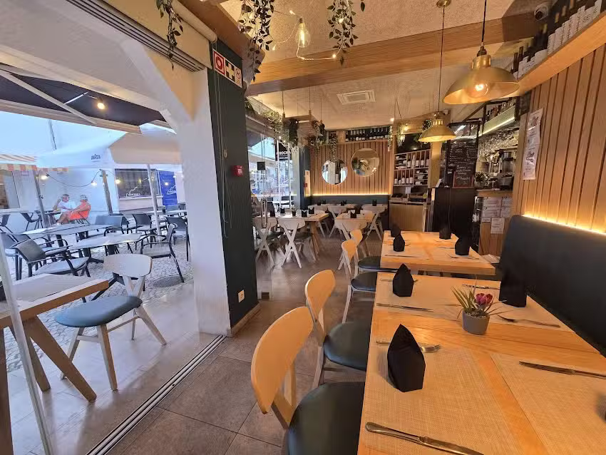 A Rocha &ndash; Bistro & Bar