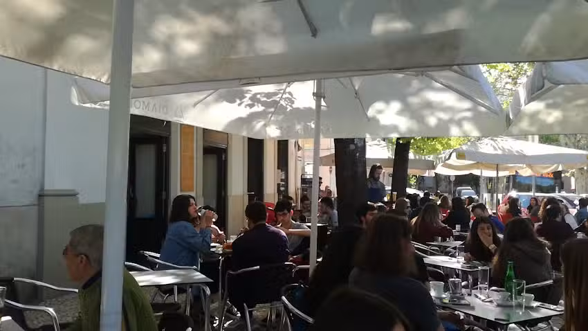 Acad&eacute;mico Restaurante Bar