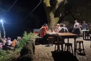 Adega Amigos da Penha (A Gruta)