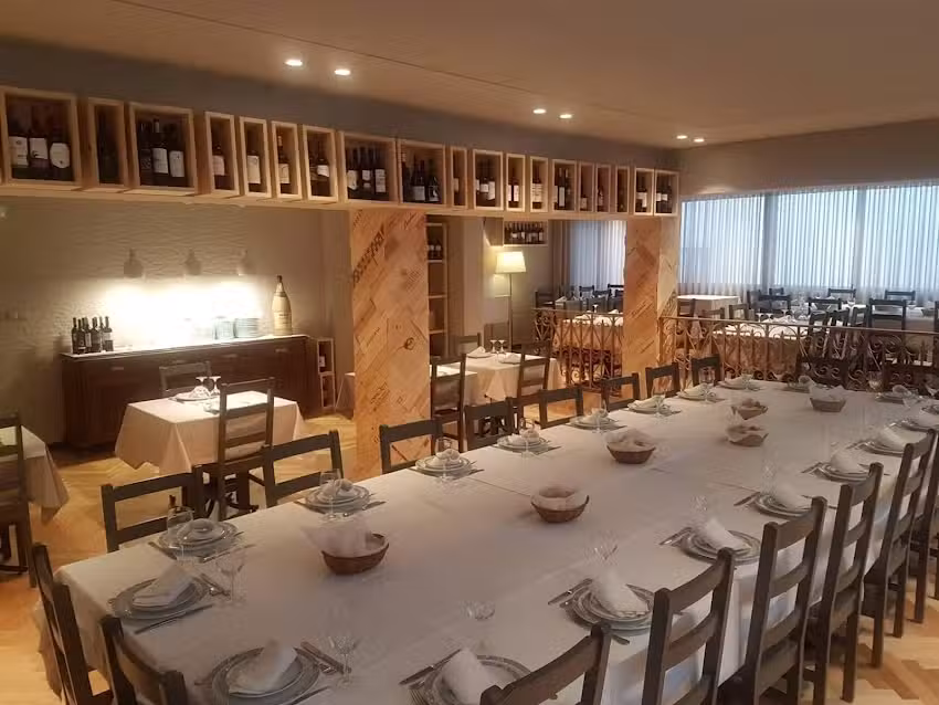 Adega Restaurante De Victor E Paulo, Lda