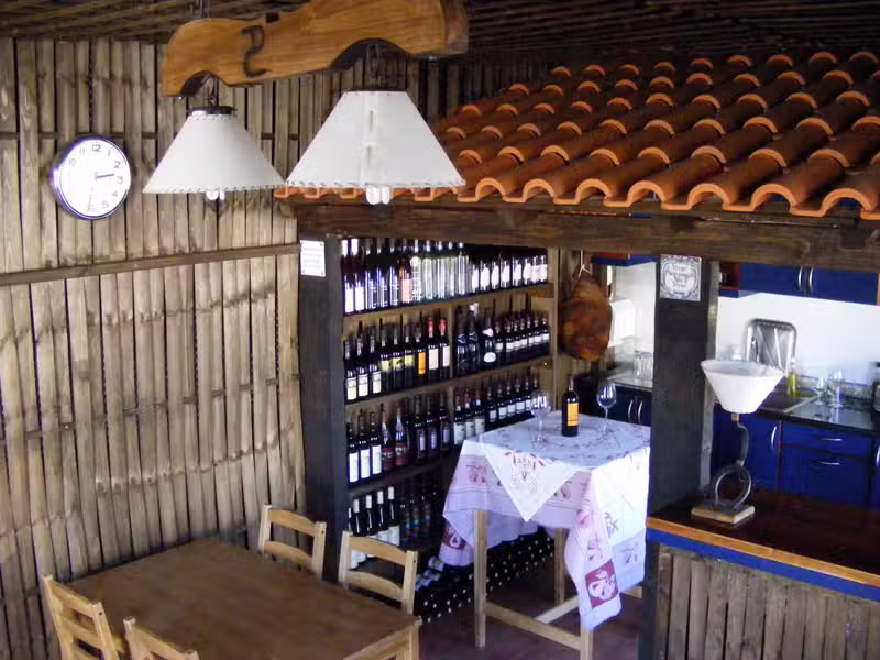 Adega T&iacute;pica Sousana