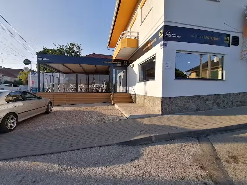 Adro Snack Bar &ndash; P&atilde;o Quente