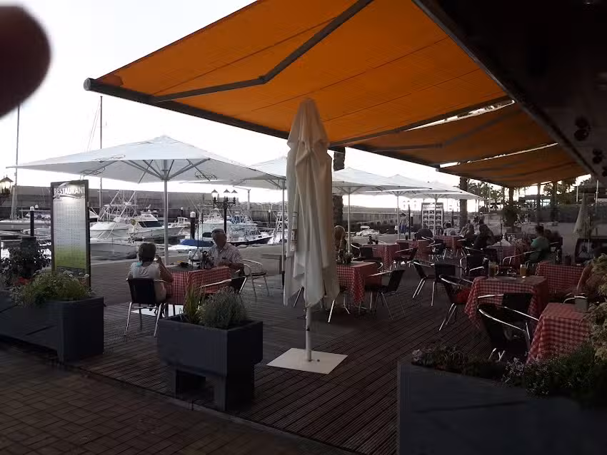 Akikalheta &ndash; Pizaria E Caf&eacute; Lda