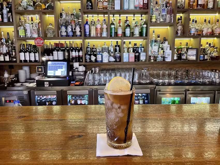 Alavarium Cocktail Bar