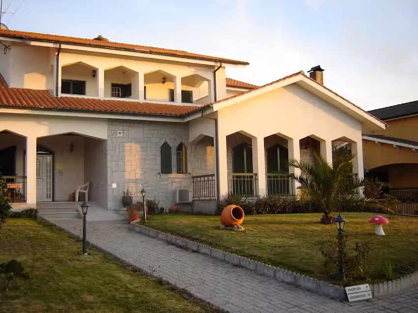 Albergaria Serrinha das Caldas dormidas e restaurante