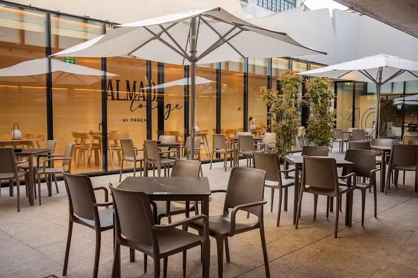 Almada Lounge by Pra&ccedil;a