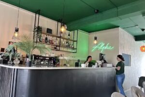 Alpha Caf&eacute; &ndash; Brunch & Burger