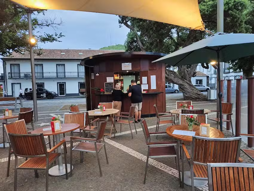 Amun&iacute; Green Bar