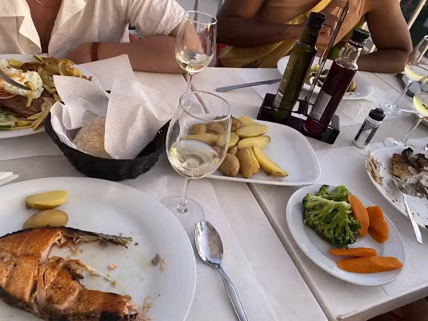 Aqui Peixe & Companhia / Manuel dos Frangos