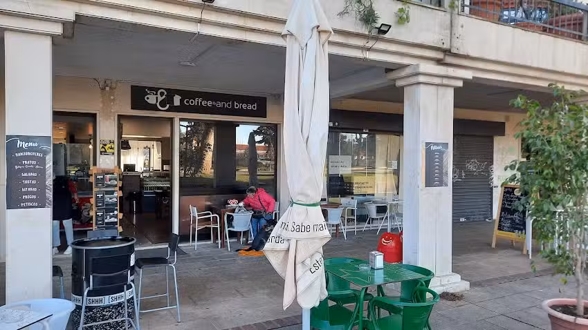 Arkadas Coffee, Food & Friends