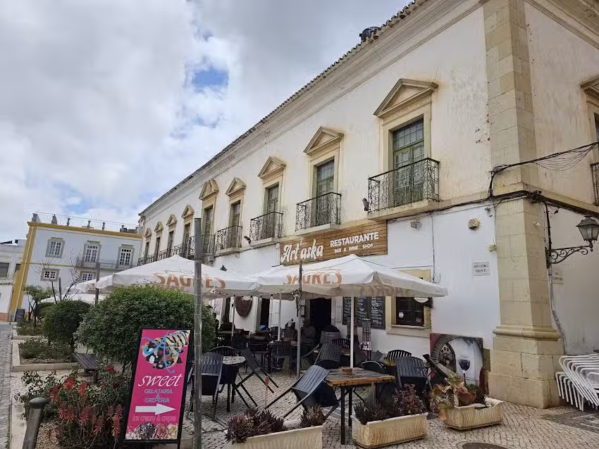 Art&rsquo;aska &ndash; Restaurante Bar and wine shop