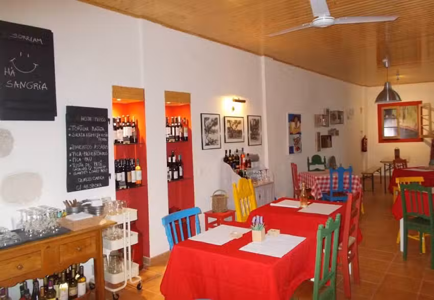 Atr&aacute;s dos Vinhos &ndash; Petisqueira