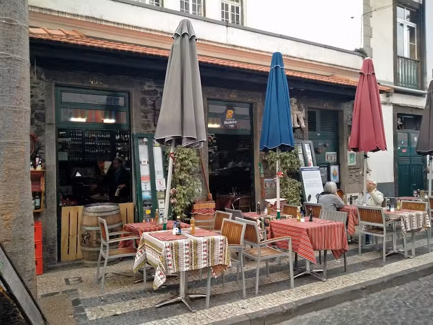 Bar &ldquo;O Av&ocirc;&rdquo;