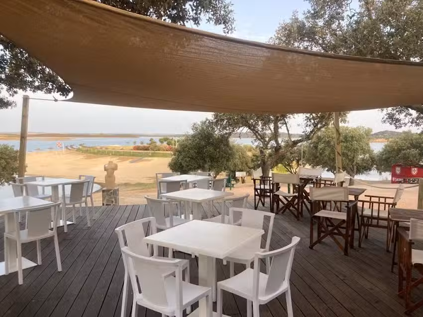 Beach Club Mour&atilde;o