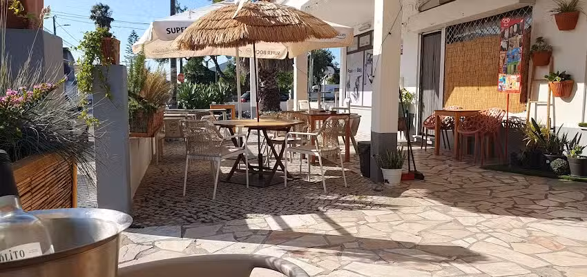 Bella Verde Caf&eacute; & Resto-Bar