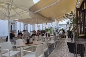 Bistro &ndash; Bar Latt&eacute;