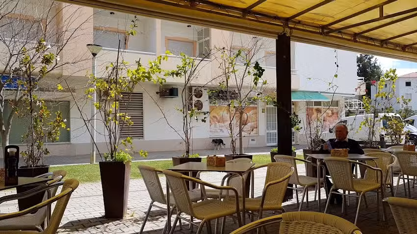 Bistro Caffe &ndash; Gambelas