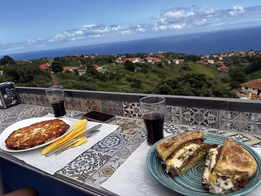 Bolo do Caco Grill & Pizza