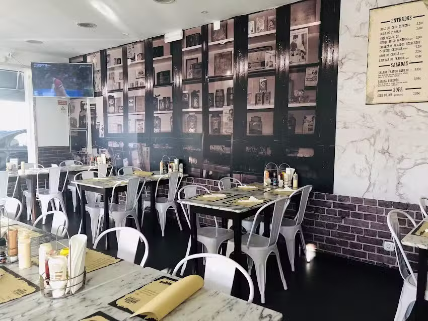 Burgu&ecirc;s &ndash; Hamburgueria Portuguesa