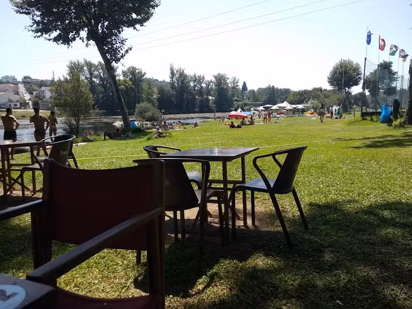 Bus Lounge & Restaurante