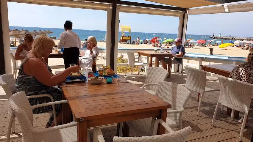 B&uacute;zios Beach Club