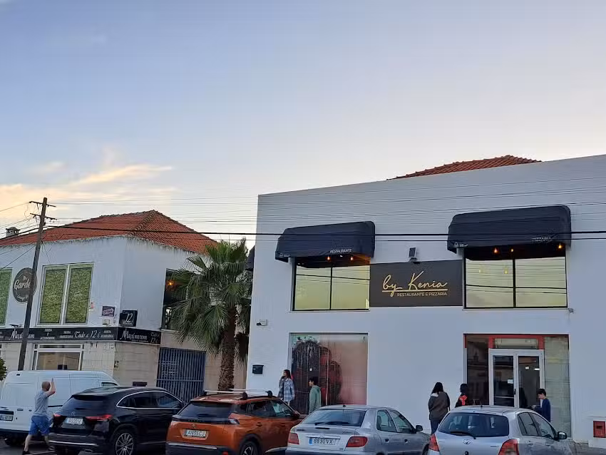 By Kenia restaurante e pizzaria,lda