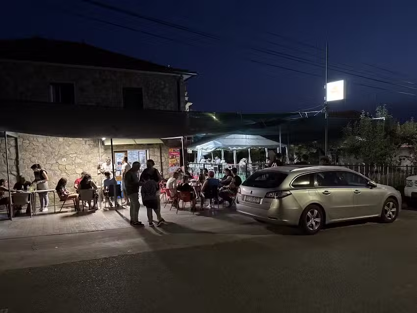 Caf&eacute; &ldquo;Avenida&rdquo;