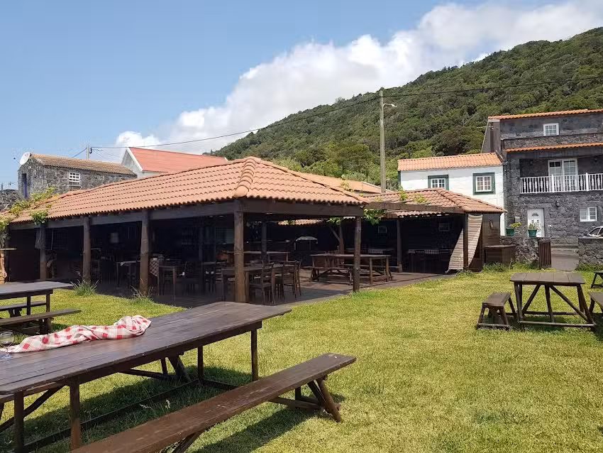 Caf&eacute; Calhetense / Calhetense Beach Bar