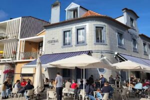 Caf&eacute; Central &ndash; Snack-Bar