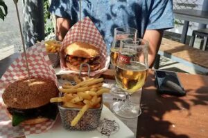 Caf&eacute; Helio&rsquo;s Bar