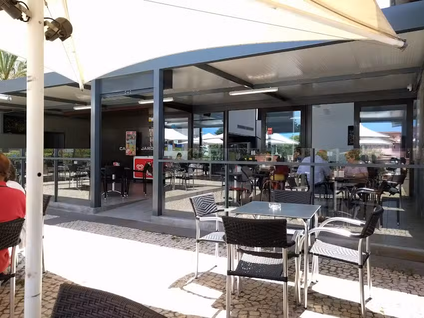 Caf&eacute; Jardim &ndash; Cani&ccedil;o