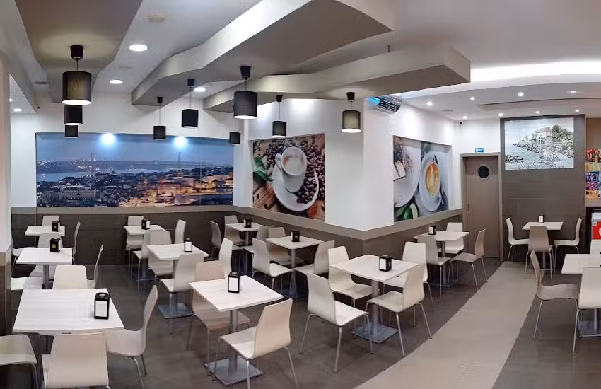 Caf&eacute; K&aacute;tia