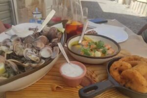 Caf&eacute; Pierrot (John&rsquo;s Place)