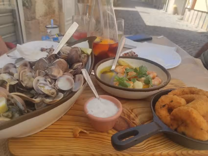 Caf&eacute; Pierrot (John&rsquo;s Place)