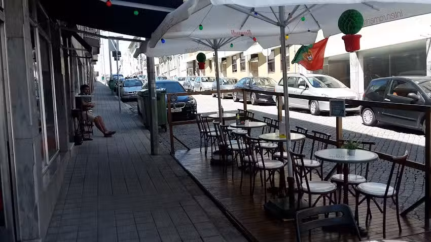 Caf&eacute; Piscina &ndash; Porto