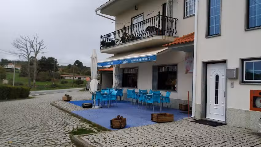Caf&eacute; & Restaurante Cadeira de Encosto