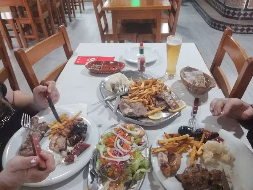 Caf&eacute; Restaurante Central Praia do Pedr&oacute;g&atilde;o