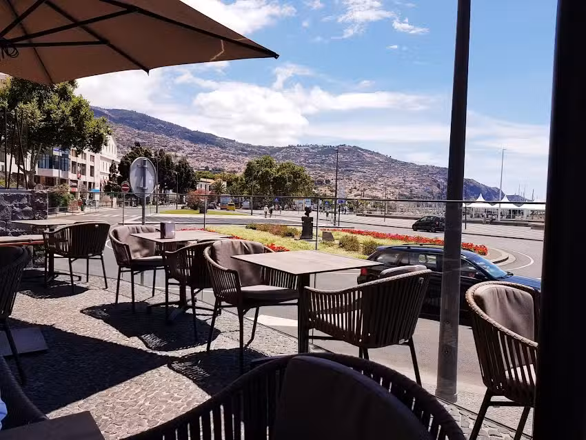 Caf&eacute; Restaurante GRUTA