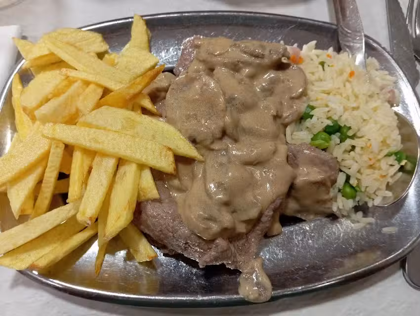 Caf&eacute; Restaurante Le&atilde;o