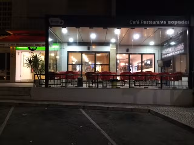 Caf&eacute; Restaurante Sopadel