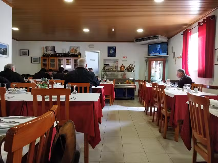 Caf&eacute; Restaurante &ldquo;Stop 81&rdquo;