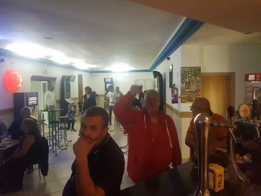 Caf&eacute; Snackbar 180