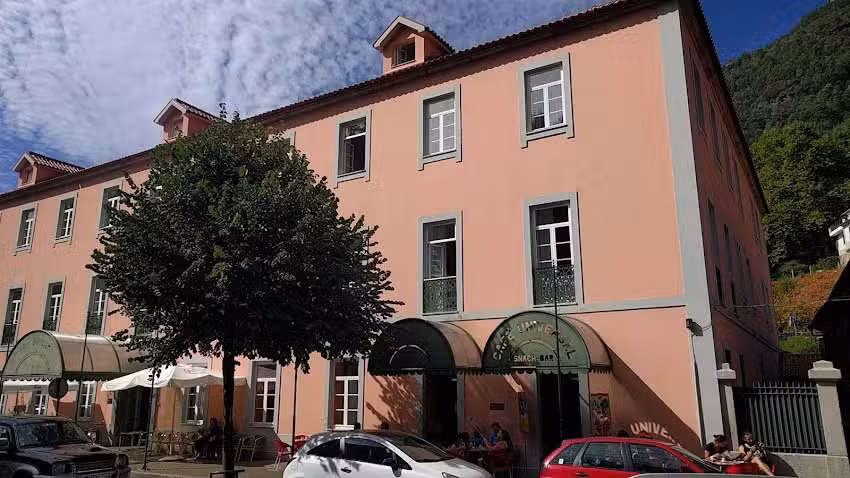 Caf&eacute; Universal