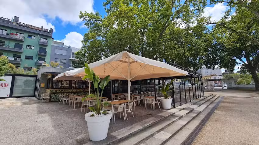 Caf&eacute;Caphe de Leiria, Steakhouse e Tapas, cocktail bar