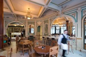 Cafetaria Histórica A Brasileira